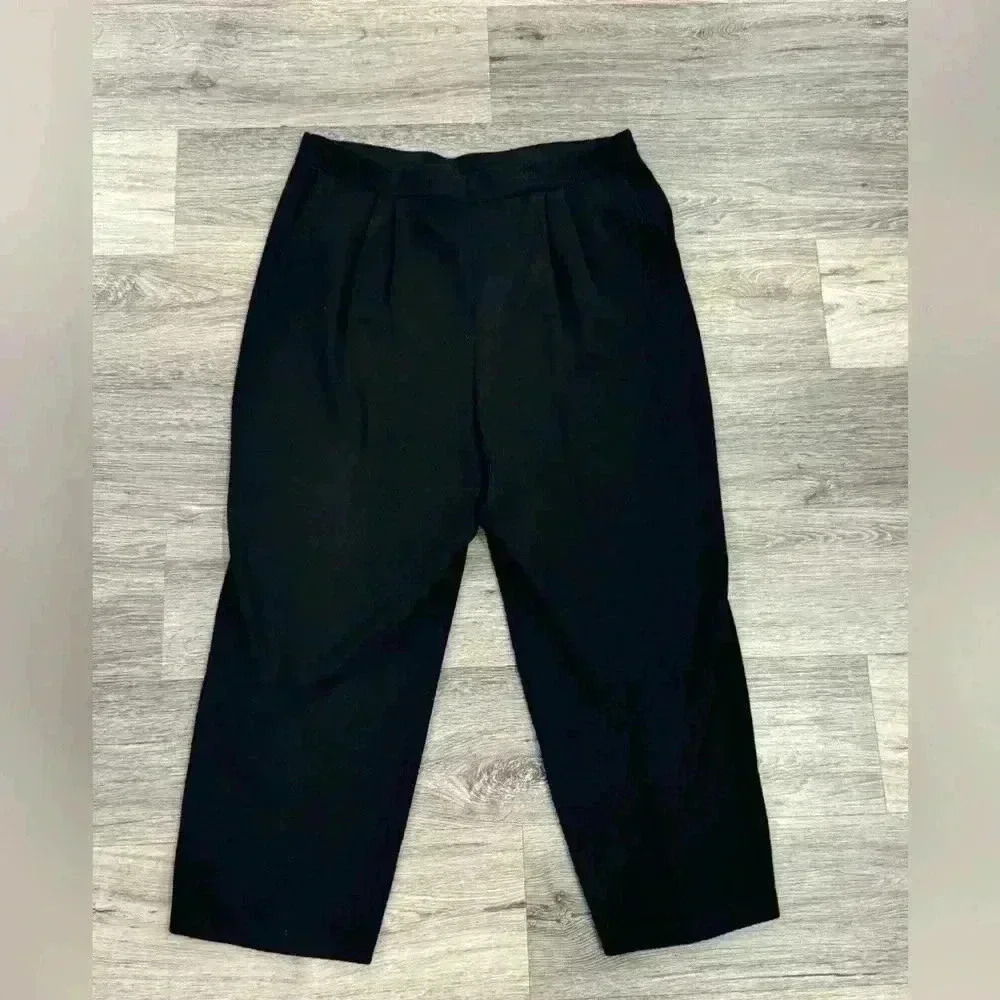 St. John Basics Pull On Size 16 Black Pants Knit Has Pockets
